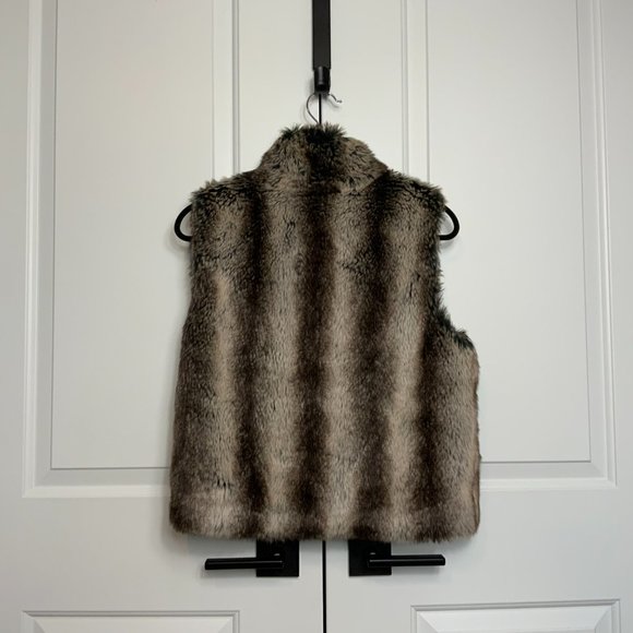 Vintage Faux Fur Vest with Zipper - Picture 3 of 5